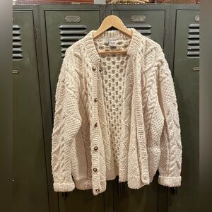 Cozy Cream 100% wool vintage Cable Knit Sweater